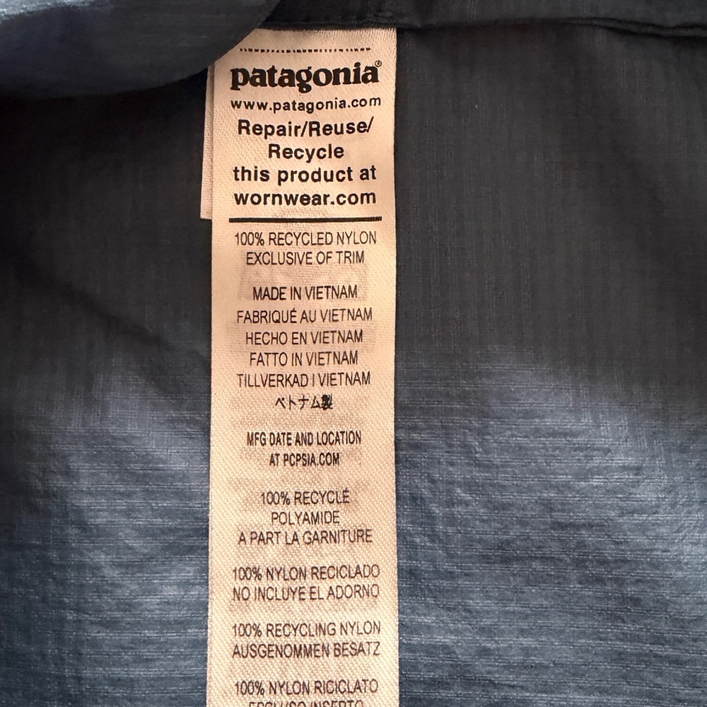 Patagonia Men's Teal Windbreaker Jacket XS - Never Worn - Picture 5 of 8